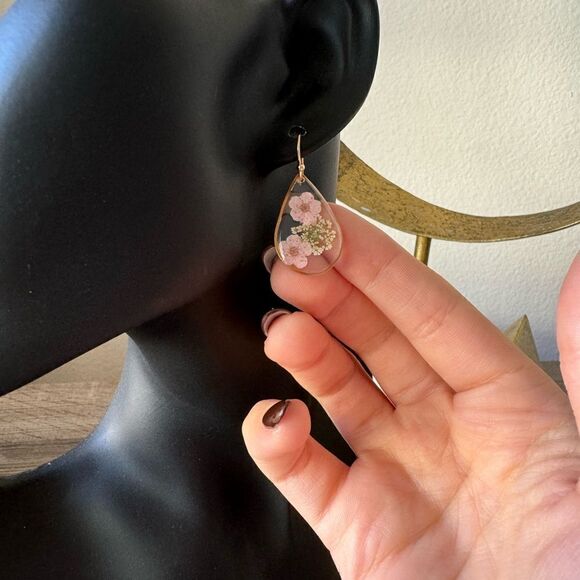 Dried flower earrings A941 - Picture 4 of 4